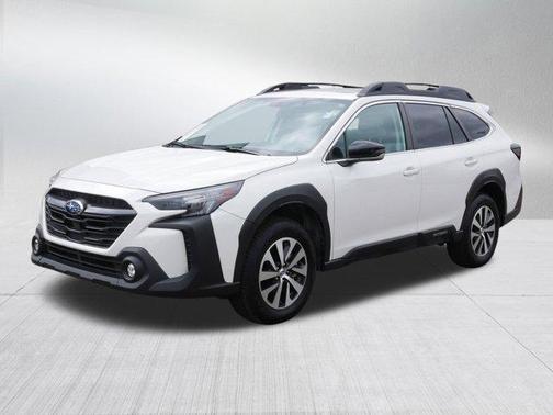 Crystal White Pearl 2025 Subaru Outback Premium
