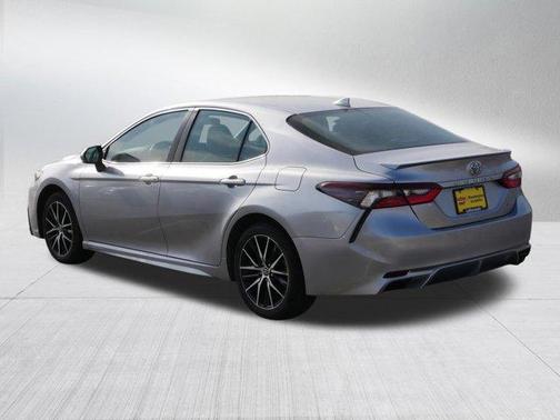 Celestial Silver Metallic 2023 Toyota Camry SE