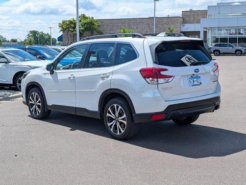 Crystal White Pearl 2023 Subaru Forester Limited