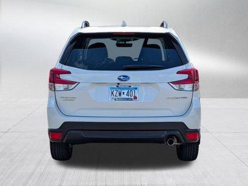 Crystal White Pearl 2023 Subaru Forester Limited