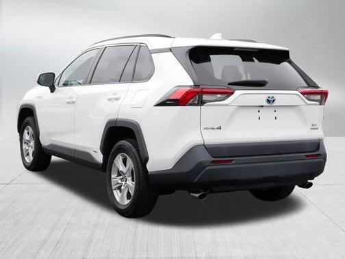 2020 Toyota RAV4 Hybrid XLE