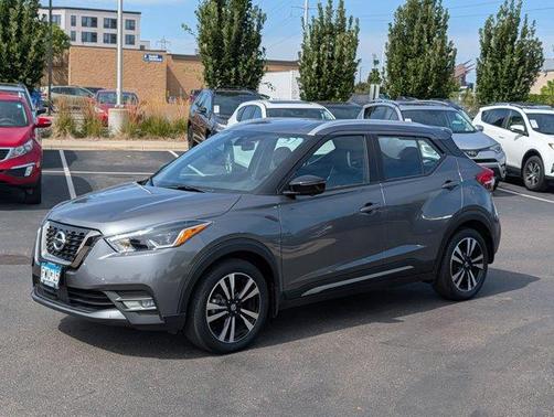 Gun Metallic 2020 Nissan Kicks SR