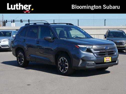 Magnetite Gray Metallic 2025 Subaru Forester Premium