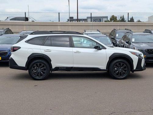 Crystal White Pearl 2025 Subaru Outback Onyx Edition