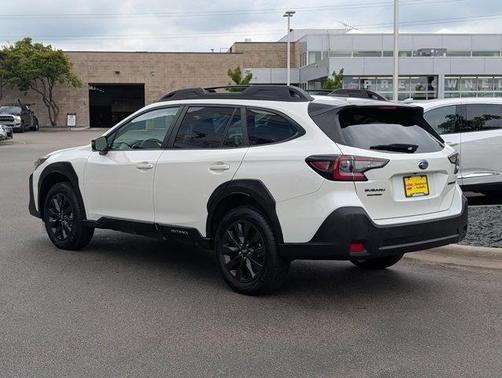 Crystal White Pearl 2025 Subaru Outback Onyx Edition