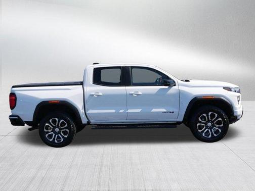 Summit White 2023 GMC Canyon AT4