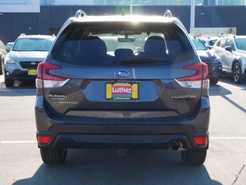 Magnetite Gray Metallic 2024 Subaru Forester Premium