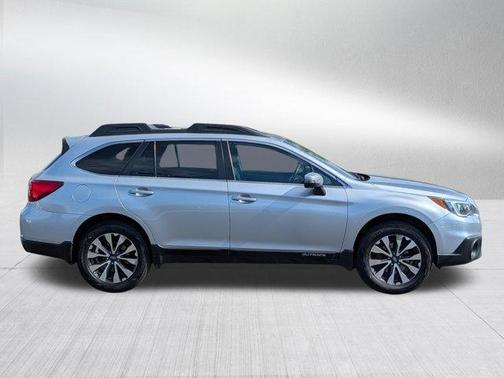 Ice Silver Metallic 2017 Subaru Outback 2.5i Limited
