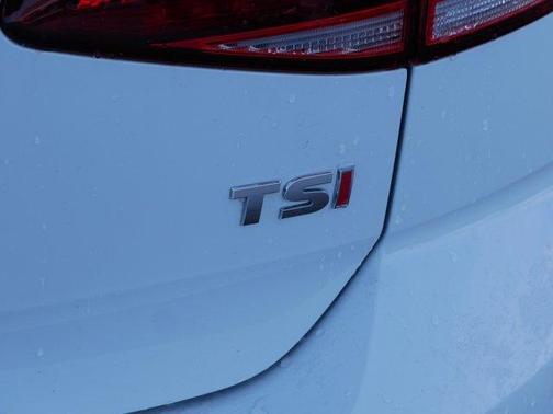 2018 Volkswagen Golf TSI SE