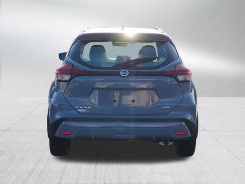 2021 Nissan Kicks SR