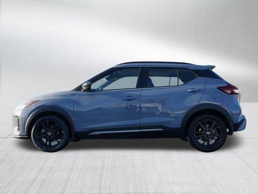 2021 Nissan Kicks SR