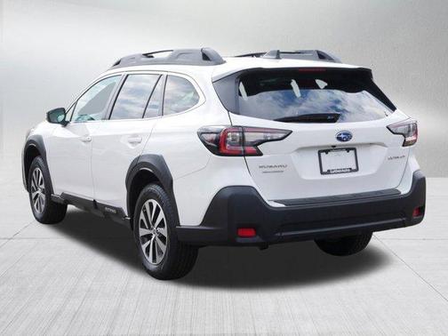 Crystal White Pearl 2025 Subaru Outback Premium