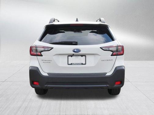 Crystal White Pearl 2025 Subaru Outback Premium