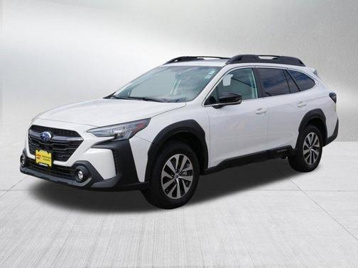 Crystal White Pearl 2025 Subaru Outback Premium
