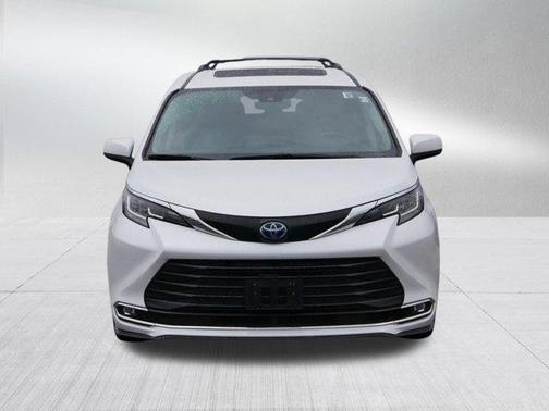 2022 Toyota Sienna XLE