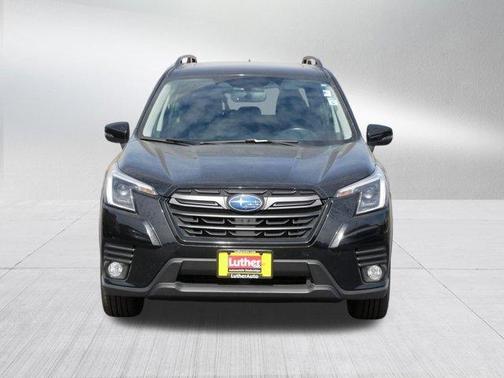 Crystal Black Silica 2023 Subaru Forester Limited