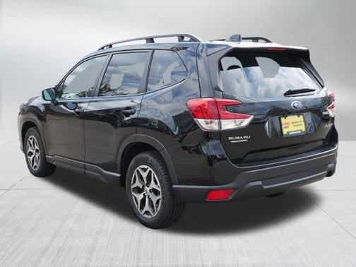 Crystal Black Silica 2023 Subaru Forester Premium