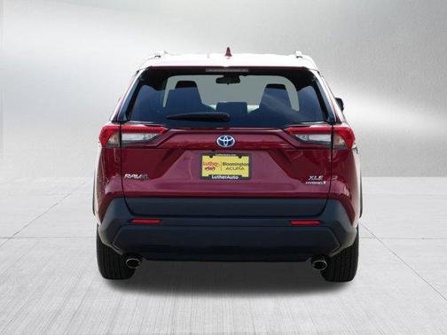2022 Toyota RAV4 Hybrid XLE