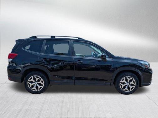 Crystal Black Silica 2019 Subaru Forester Premium