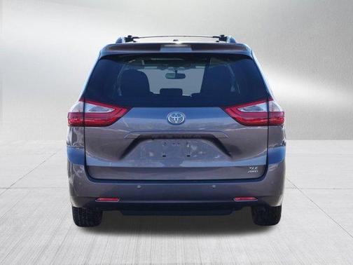 2017 Toyota Sienna XLE Premium