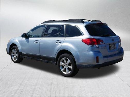 Ice Silver Metallic 2013 Subaru Outback 2.5i Limited