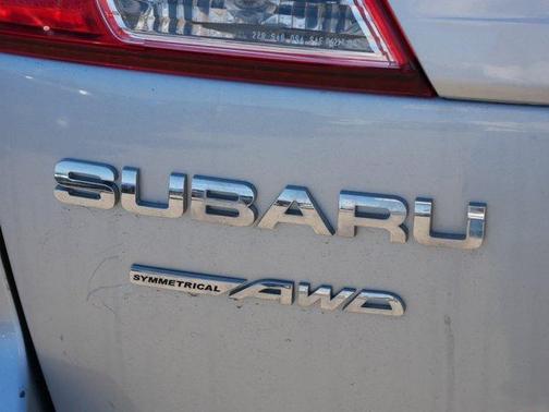 Ice Silver Metallic 2013 Subaru Outback 2.5i Limited