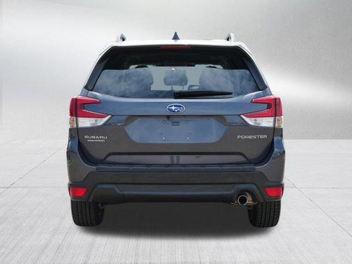 Magnetite Gray Metallic 2022 Subaru Forester 2.5i Limited