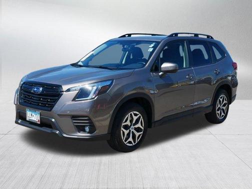 Brilliant Bronze Metallic 2024 Subaru Forester Premium