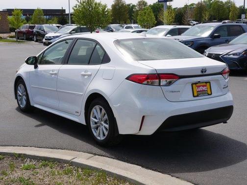 Ice 2023 Toyota Corolla Hybrid LE