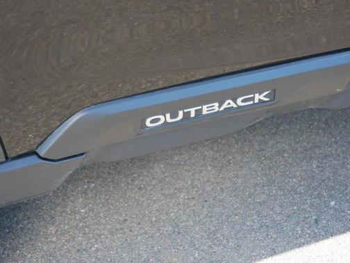Crystal Black Silica 2023 Subaru Outback Onyx Edition