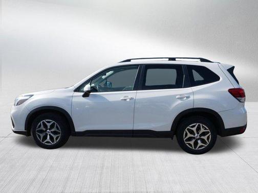 Crystal White Pearl 2019 Subaru Forester Premium