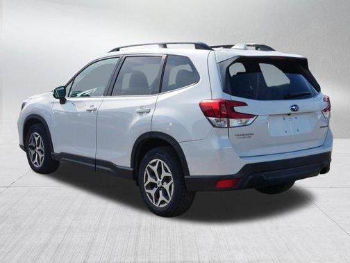 Crystal White Pearl 2019 Subaru Forester Premium