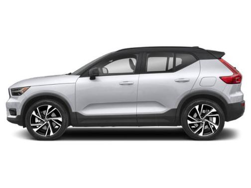 Crystal White Metallic 2021 Volvo XC40 T5 R-Design