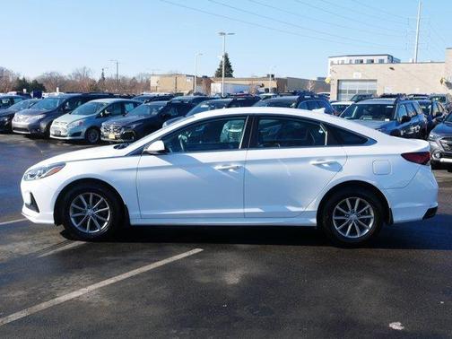 2018 Hyundai SONATA SE