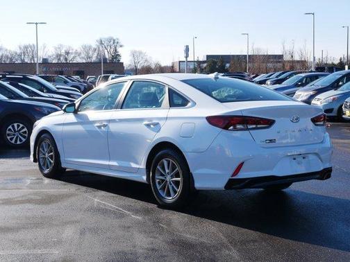 2018 Hyundai SONATA SE