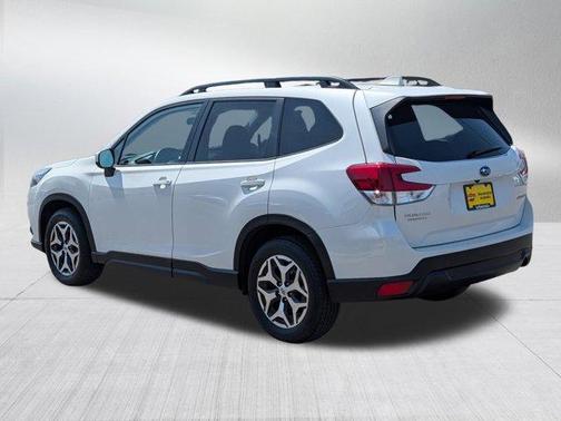 Crystal White Pearl 2022 Subaru Forester Premium