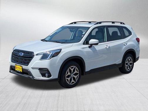 Crystal White Pearl 2022 Subaru Forester Premium
