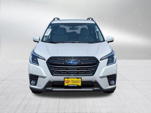 Crystal White Pearl 2022 Subaru Forester Premium