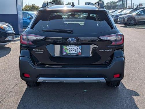 Crystal Black Silica 2023 Subaru Outback Limited