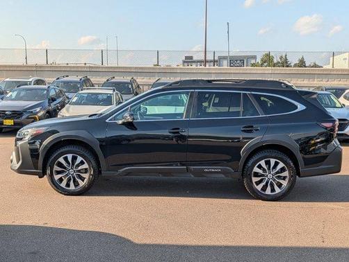 Crystal Black Silica 2023 Subaru Outback Limited