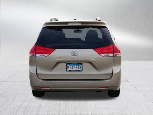 2013 Toyota Sienna XLE