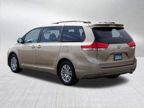 2013 Toyota Sienna XLE