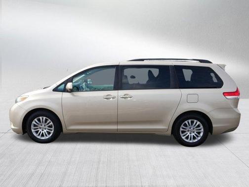 2013 Toyota Sienna XLE