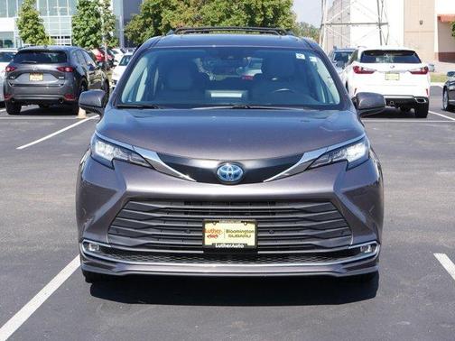 2022 Toyota Sienna XLE
