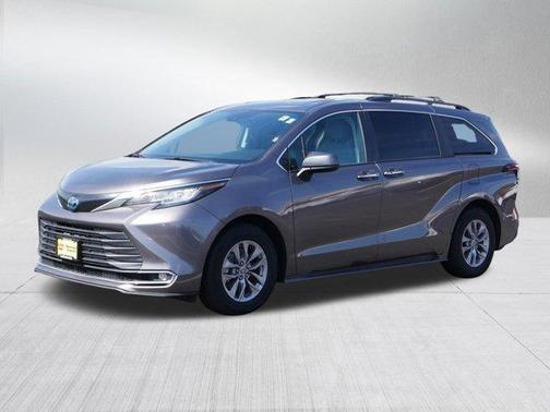 2022 Toyota Sienna XLE