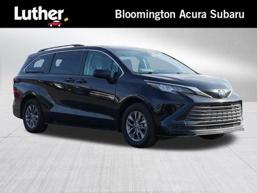 2023 Toyota Sienna LE