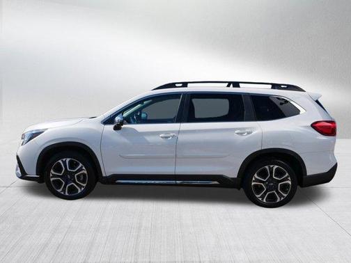 Crystal White Pearl 2023 Subaru Ascent Limited 7-Passenger
