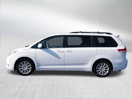 2012 Toyota Sienna XLE