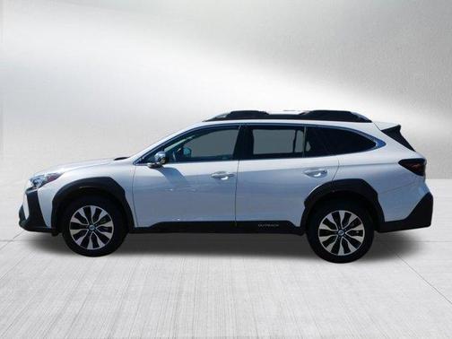 Crystal White Pearl 2025 Subaru Outback Touring XT