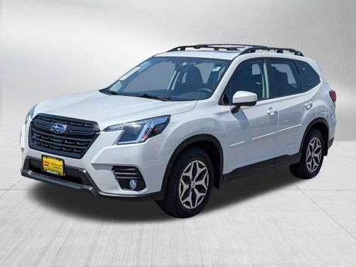 Crystal White Pearl 2022 Subaru Forester Premium